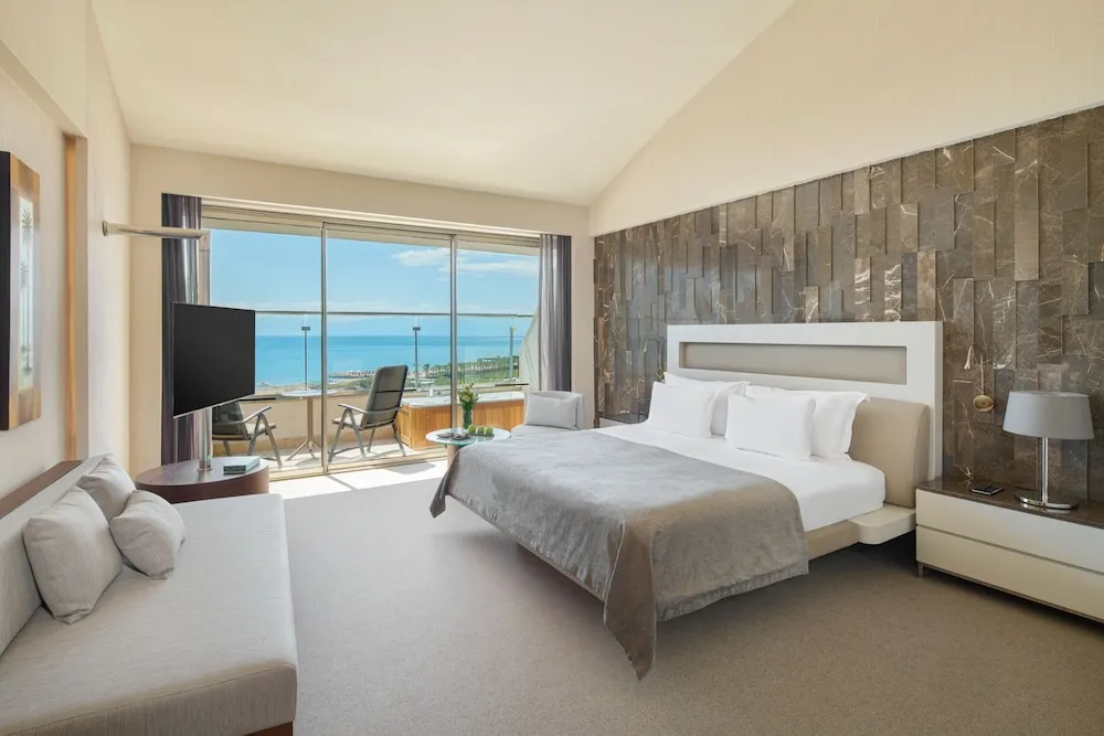 Family Suite Roof Sea