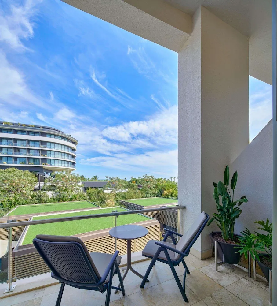 Family Suite Land