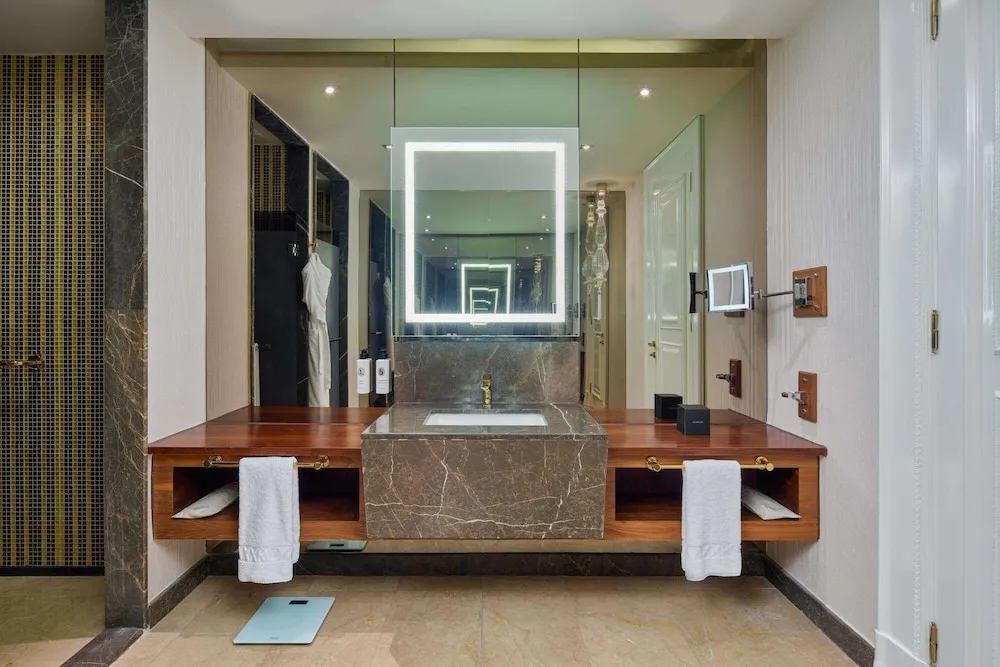 Royal Suite