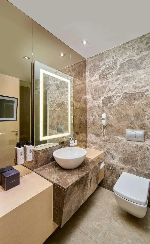 Terrace Lagoon Family Suite