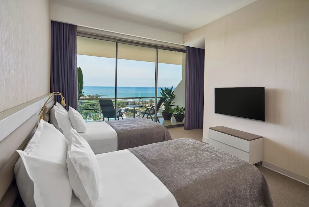 Family Suite Sea 5 Person