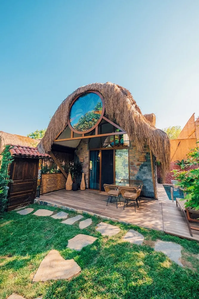 Deluxe Villa, 1 Yatak Odası, Kişiye Özel Havuzlu, Bahçe Manzaralı