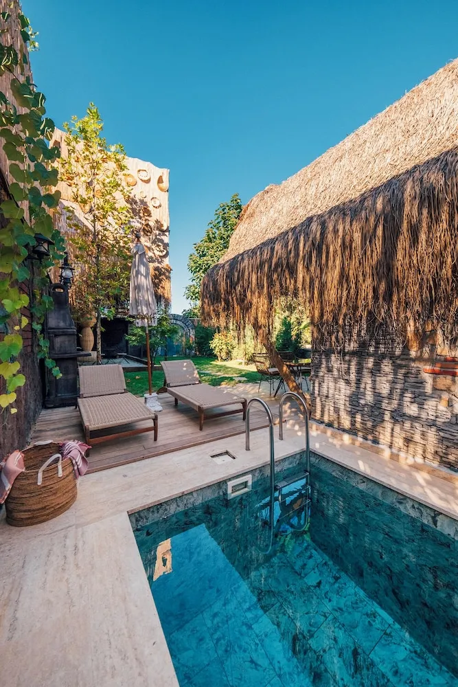 Deluxe Villa, 1 Yatak Odası, Kişiye Özel Havuzlu, Bahçe Manzaralı