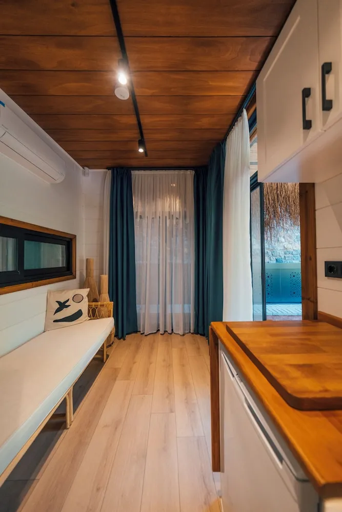 Standard Karavan, 1 Yatak Odası, Sıcak Su Küveti, Bahçe Manzaralı