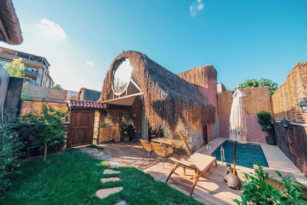 Classic Villa, 1 Yatak Odası, Kişiye Özel Havuzlu, Bahçe Manzaralı