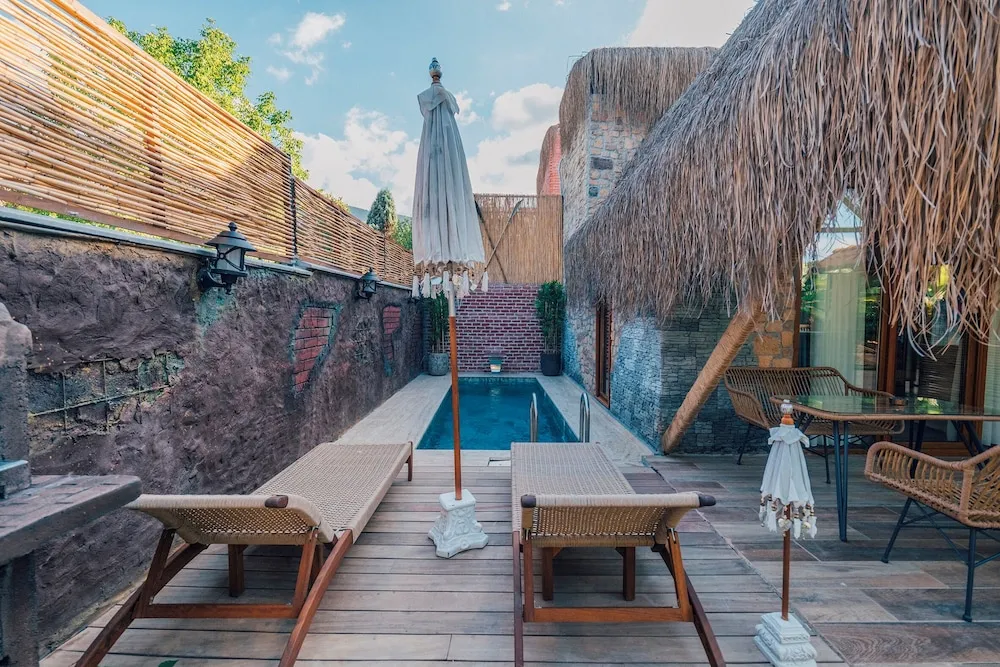 Classic Villa, 1 Yatak Odası, Kişiye Özel Havuzlu, Bahçe Manzaralı