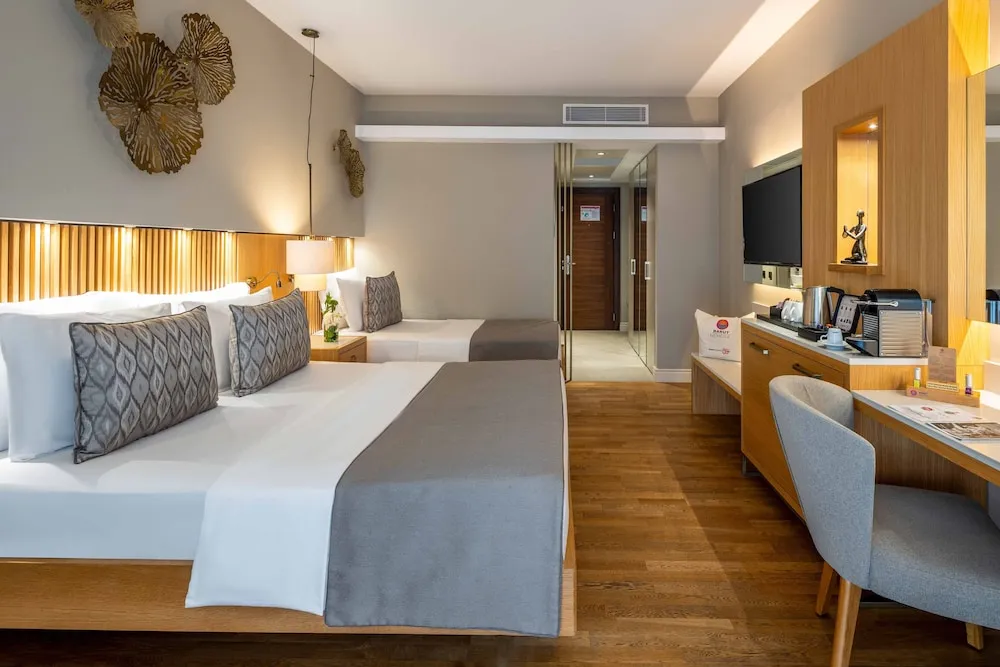 Deluxe Dört Kişilik Oda, Havuz Kullanımı (2 Adults 2 Children)