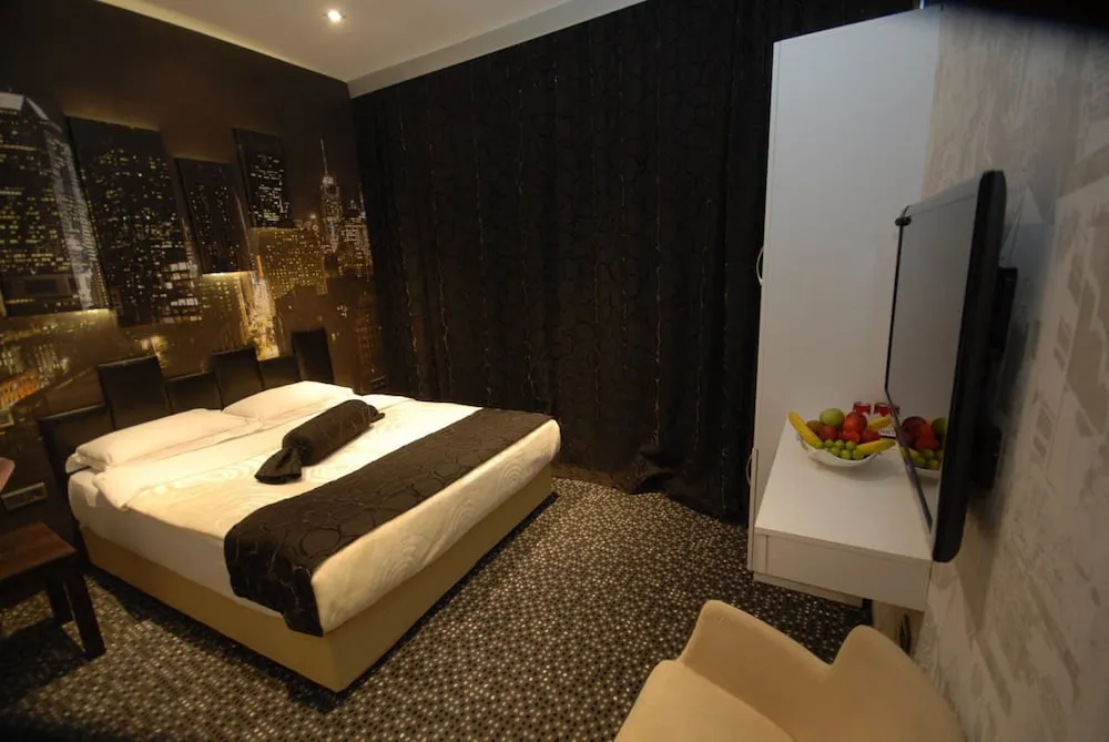 Deluxe Tek Büyük Yataklı Oda