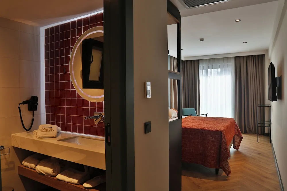 Deluxe Oda, 1 Büyük (Queen) Boy Yatak