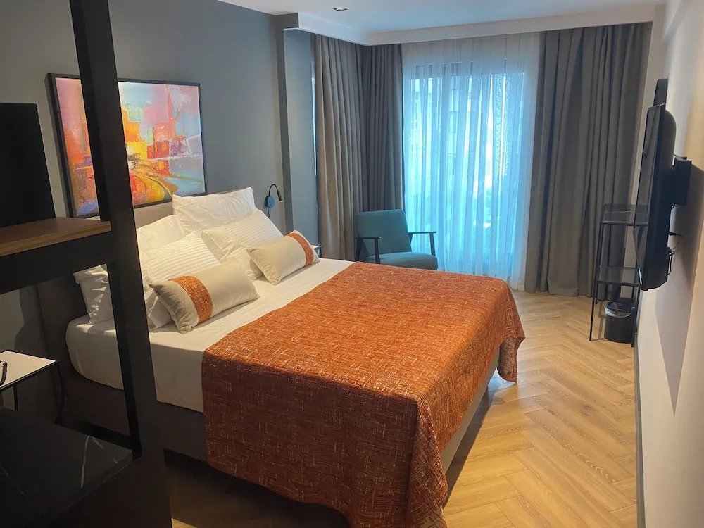 Deluxe Oda, 1 Büyük (Queen) Boy Yatak