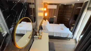 Madrigal Boutique Hotel