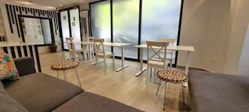 10m2 Hotel