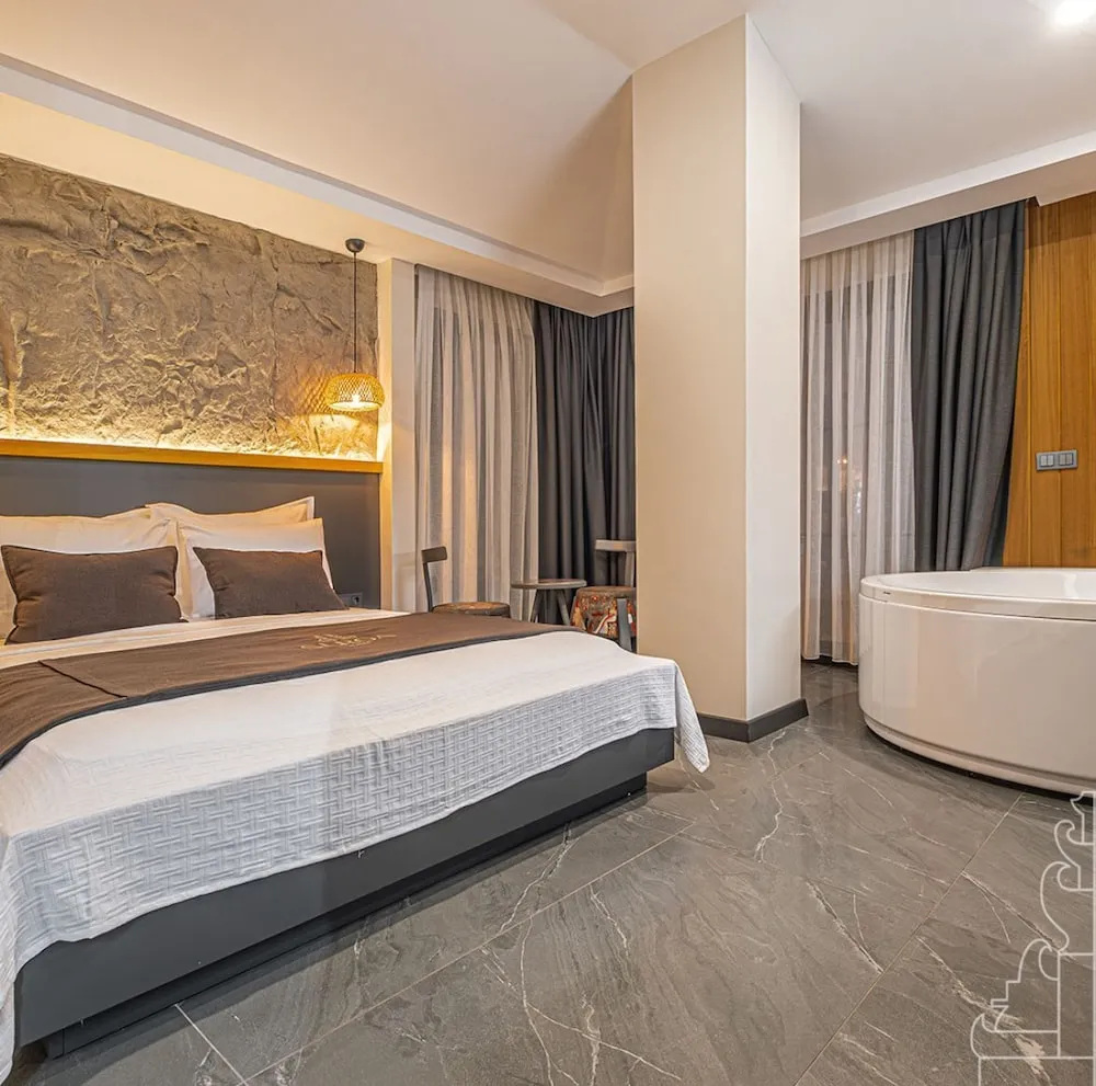 Premium Stüdyo Süit, Havuz Manzaralı