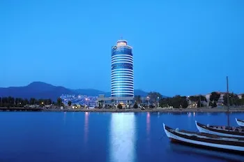 Wyndham Grand İzmir Özdilek Thermal and Spa