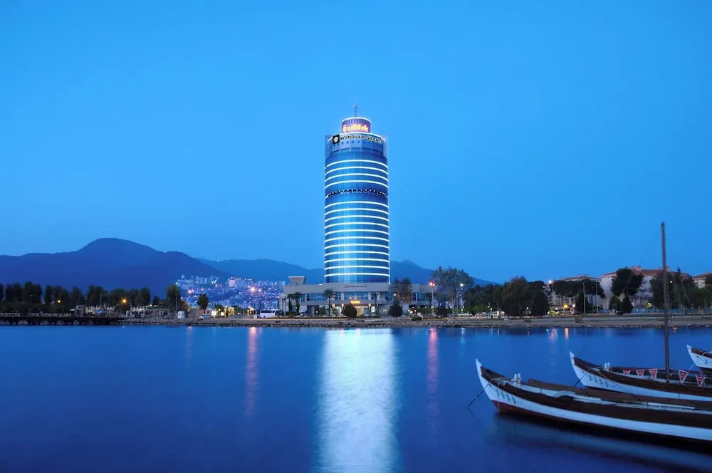 Wyndham Grand İzmir Özdilek Thermal and Spa