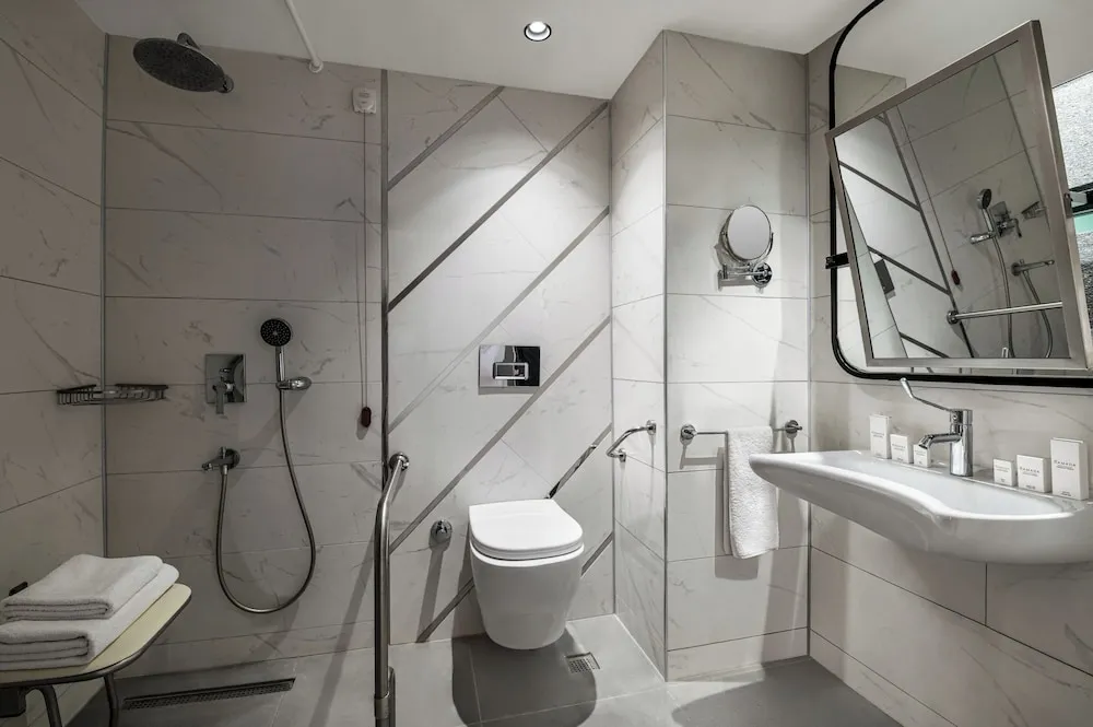 Standard Oda, 2 Tek Kişilik Yatak, Engellilere Uygun (Mobility, Roll-in Shower)
