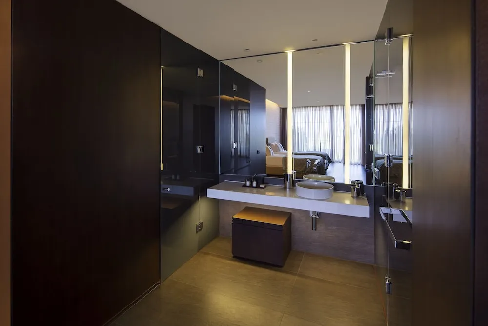 Royal Suite Family Garden 5 Person