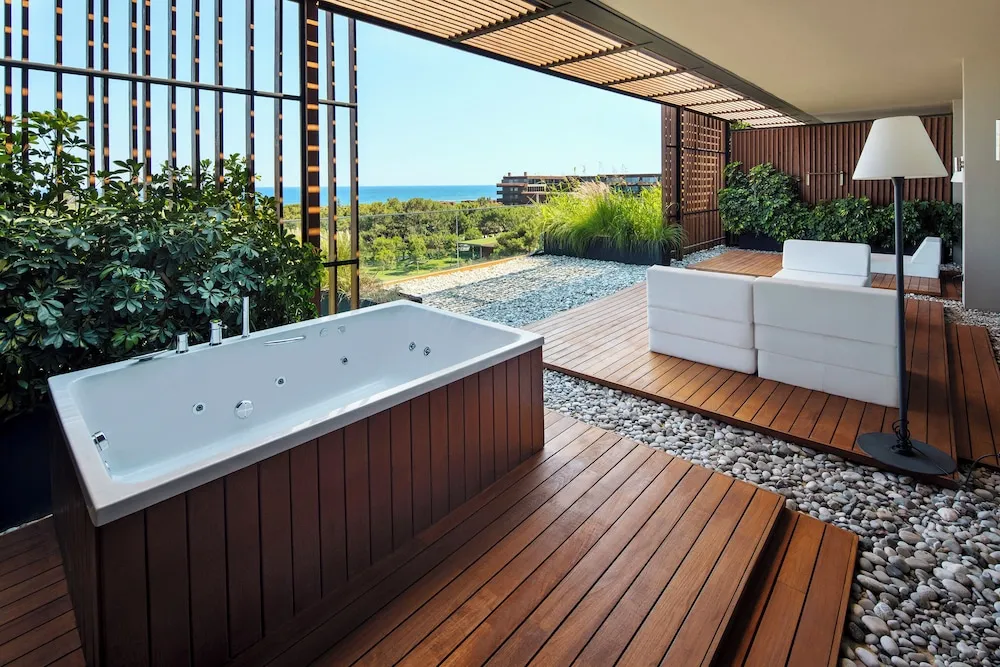 Royal Suite Family Sea Quad