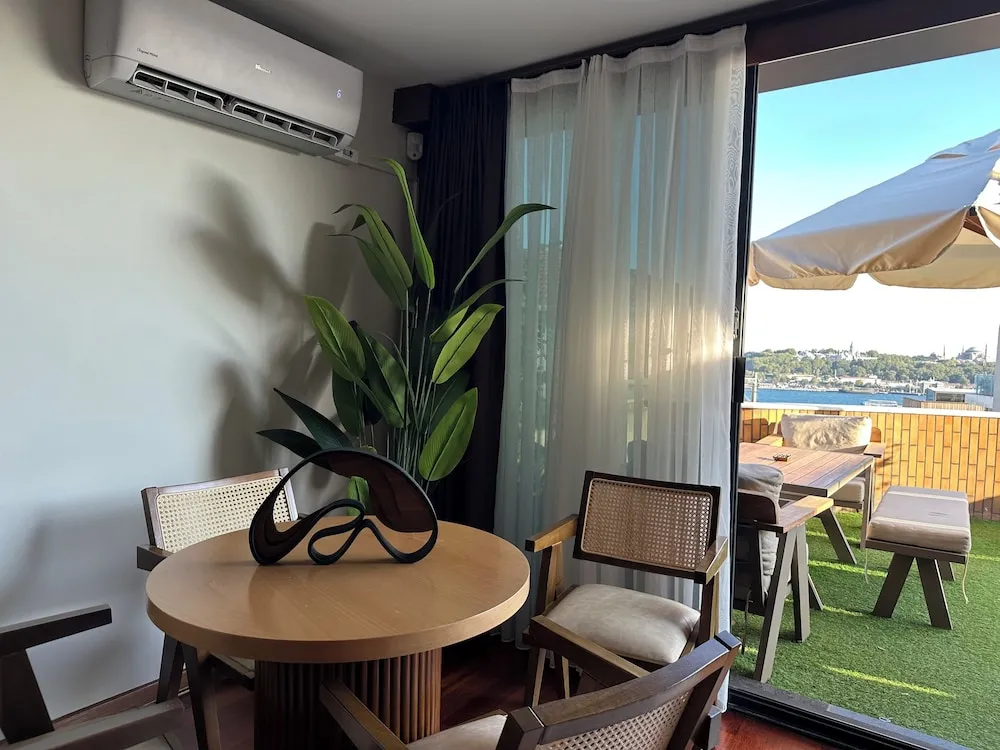 Honeymoon Çatı Katı Süiti (Penthouse)
