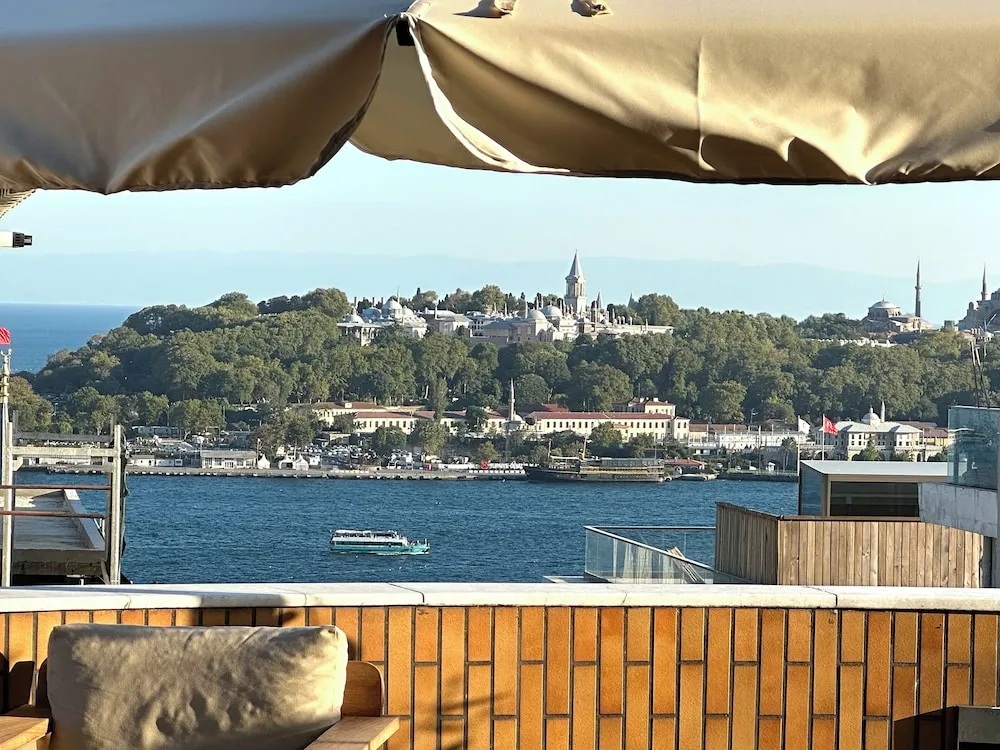 Honeymoon Çatı Katı Süiti (Penthouse)