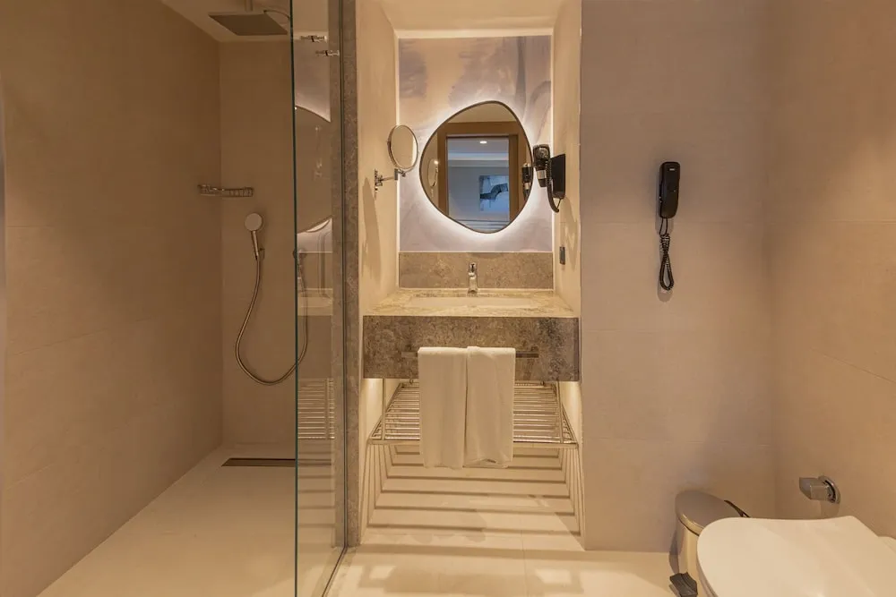 DELUXE TWIN ROOM WITH GARDEN VIEW