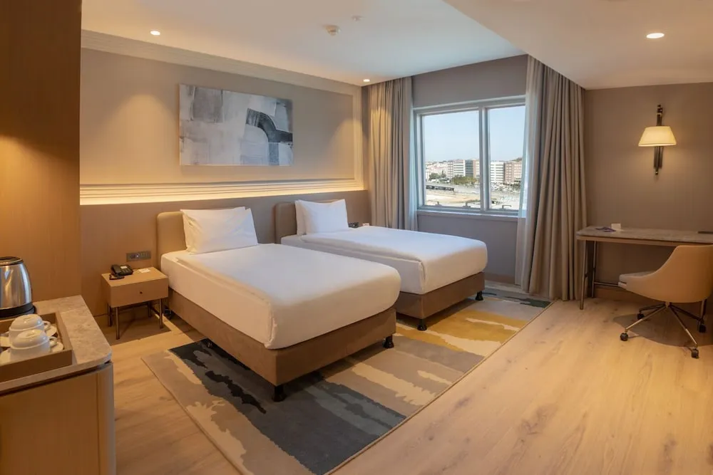 DELUXE TWIN ROOM WITH GARDEN VIEW