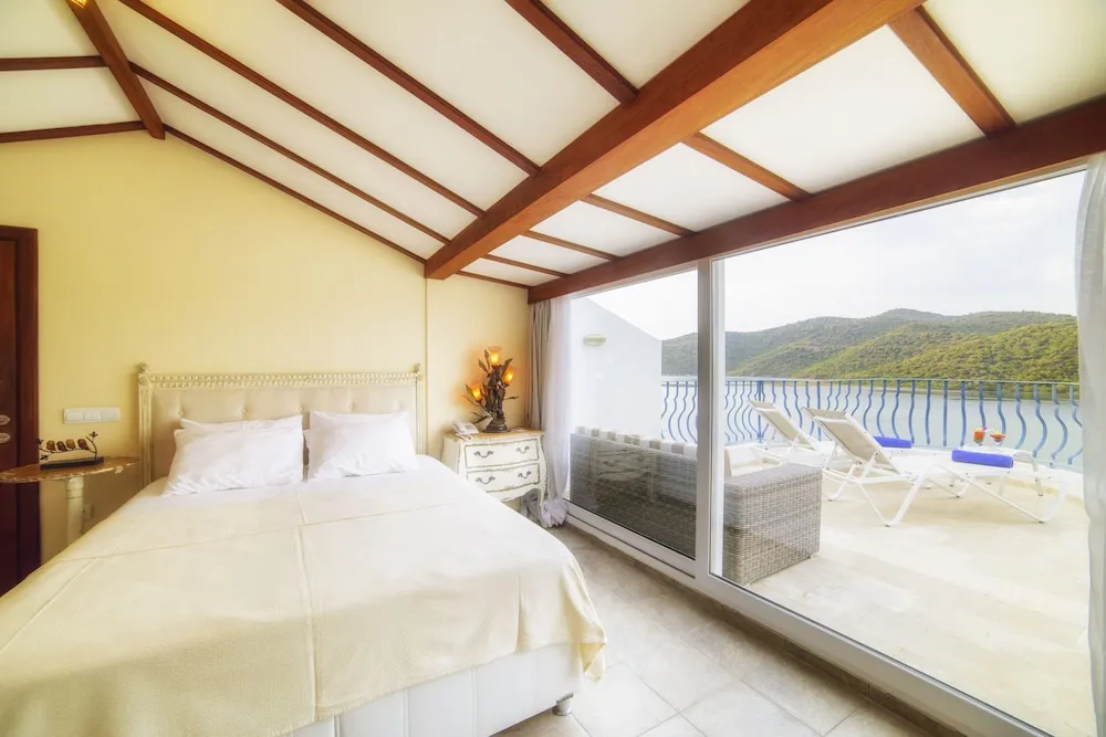 Small Roof Terrace Room