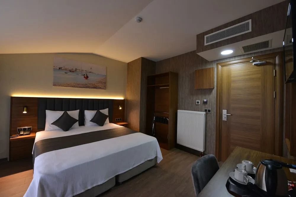 Deluxe Suite with Jacuzzi