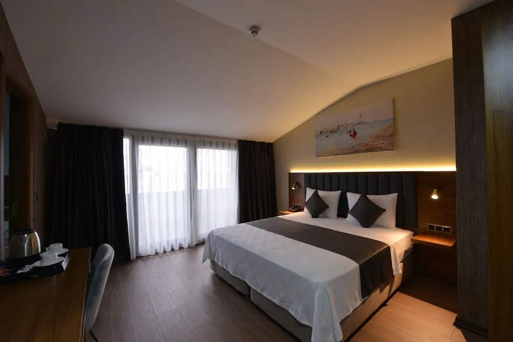 Deluxe Suite with Jacuzzi