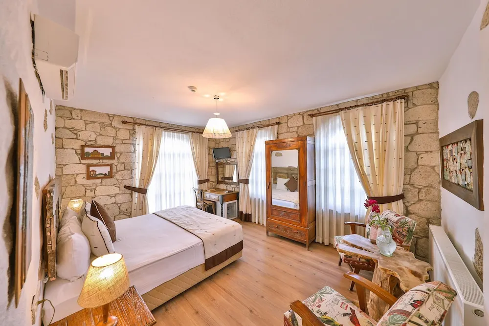 Standard Tek Büyük veya İki Ayrı Yataklı Oda, Şehir Manzaralı