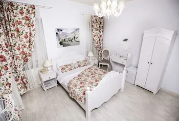 The White Otel
