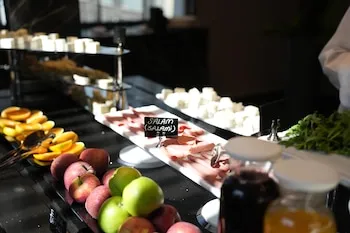 Marlen Hotel Bayraklı