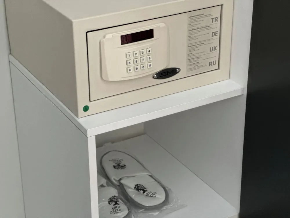 Standard Tek Büyük Yataklı Oda