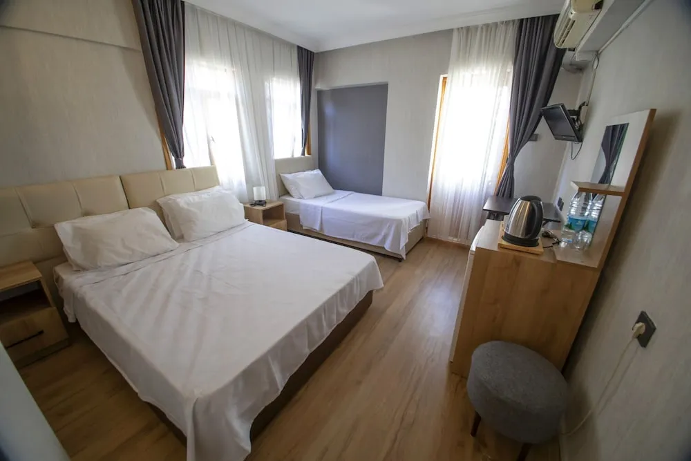 Comfort Üç Kişilik Oda, Birden Çok Yatak, Balkon, Tepe Manzaralı