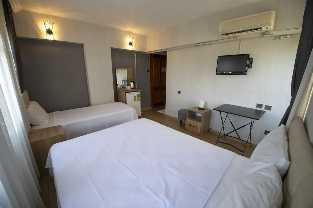 Standard Üç Kişilik Oda, Birden Çok Yatak, Sigara İçilmez, Şehir Manzaralı