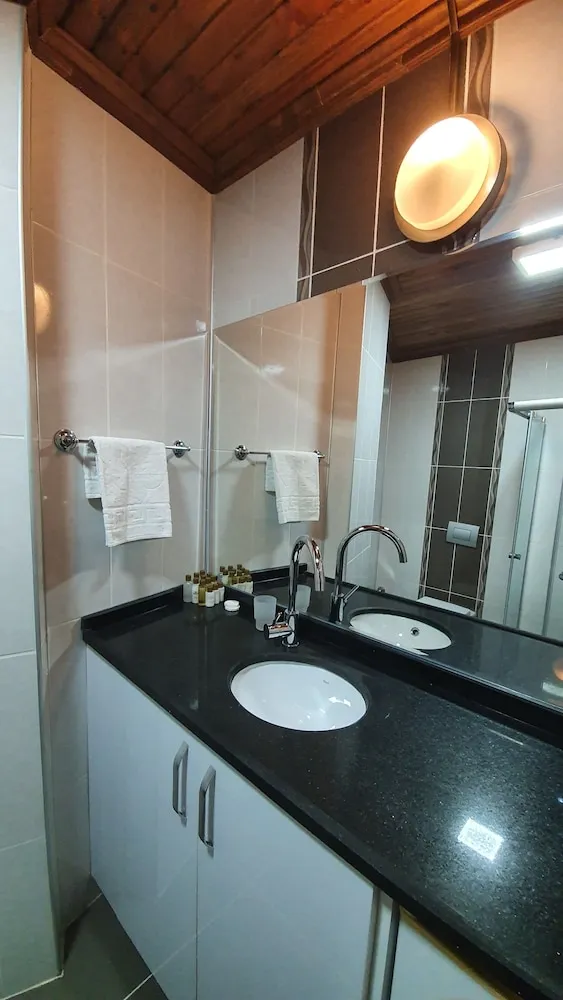 Deluxe Üç Kişilik Oda