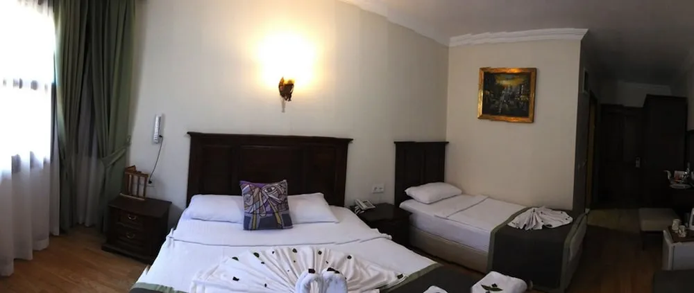 Deluxe Üç Kişilik Oda