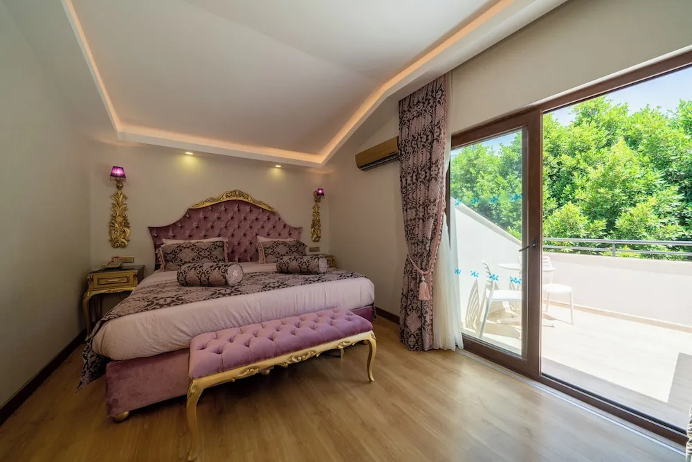 Jakuzili Balayı Odasi
