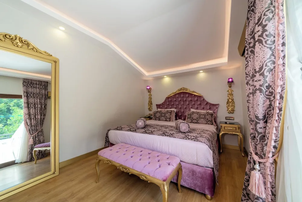 Jakuzili Balayı Odasi