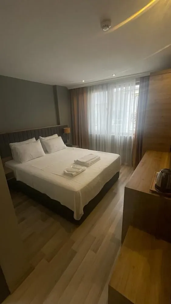 Comfort Tek Büyük Yataklı Oda