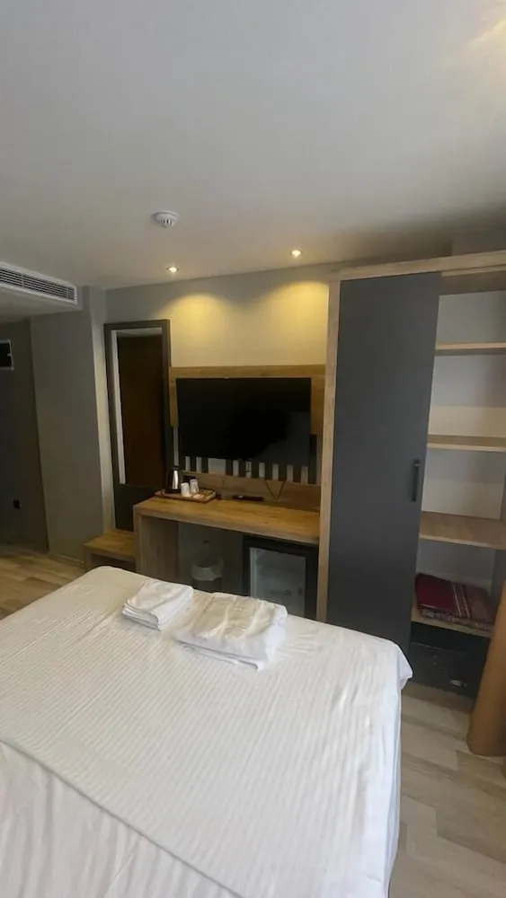 Comfort Tek Büyük Yataklı Oda