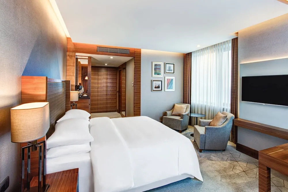 Grand Oda, 1 En Büyük (King) Boy Yatak, Deniz Manzaralı