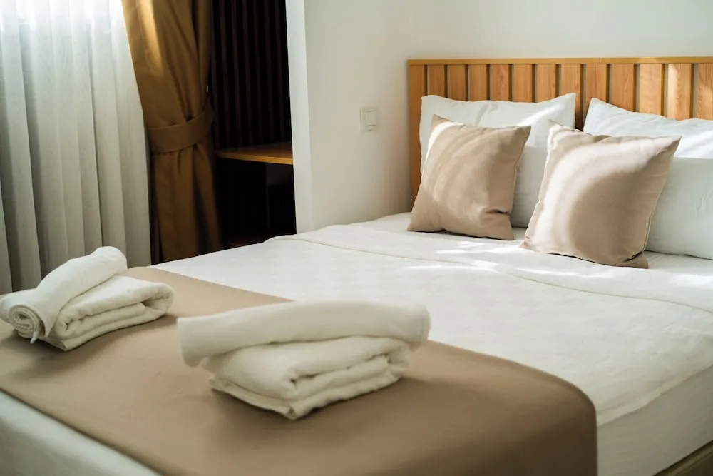 Deluxe Süit, 1 Çift Kişilik Yatak, Sigara İçilmez, Havuz Manzaralı