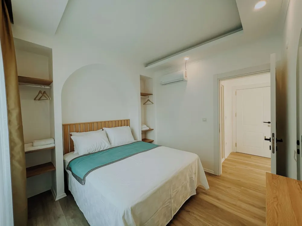 Deluxe Süit, 1 Çift Kişilik Yatak, Bahçe Manzaralı, Zemin Kat