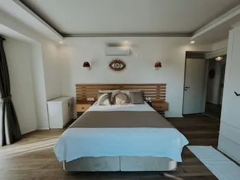 Marla Suite Hotel