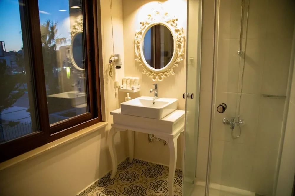 Luxury Tek Büyük Yataklı Oda, 1 Çift Kişilik Yatak