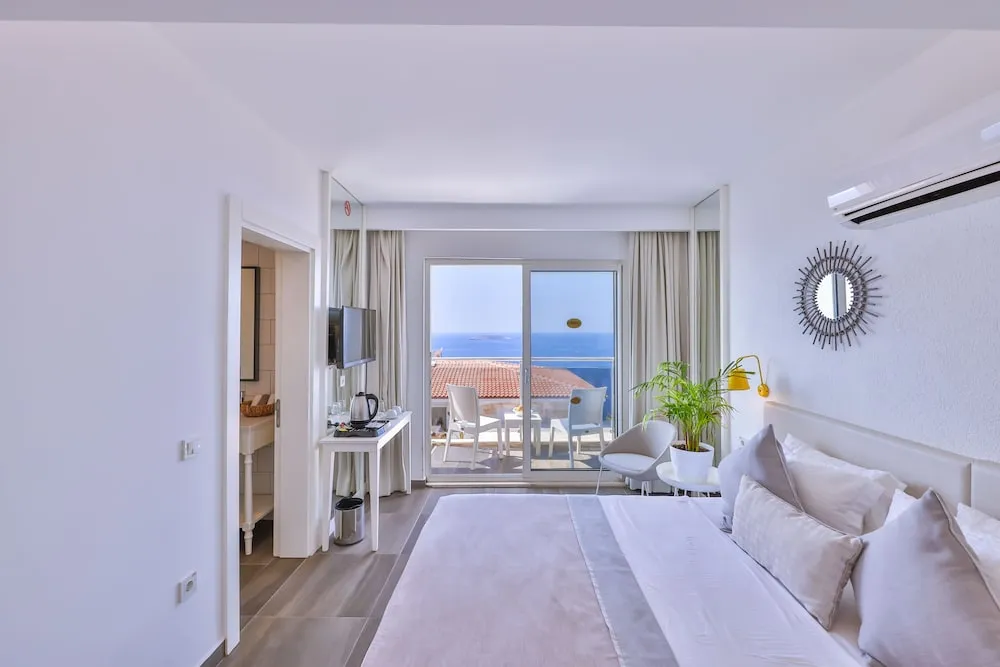 Superior Oda, Balkon, Deniz Manzaralı