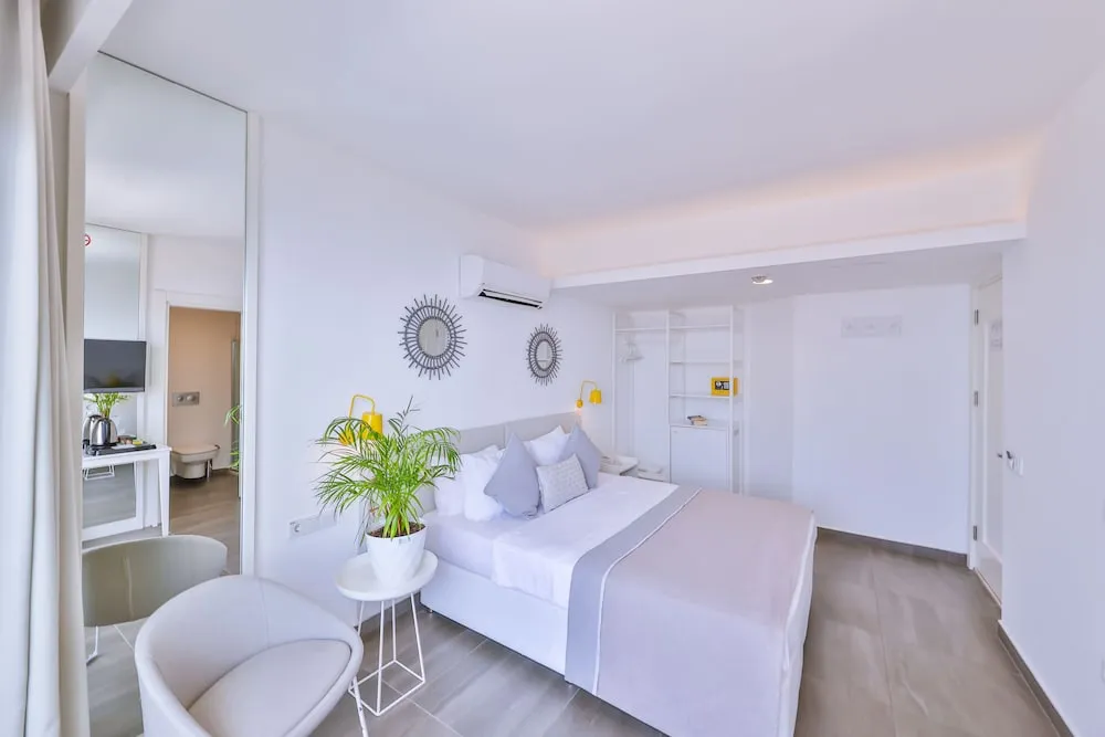 Superior Oda, Balkon, Deniz Manzaralı