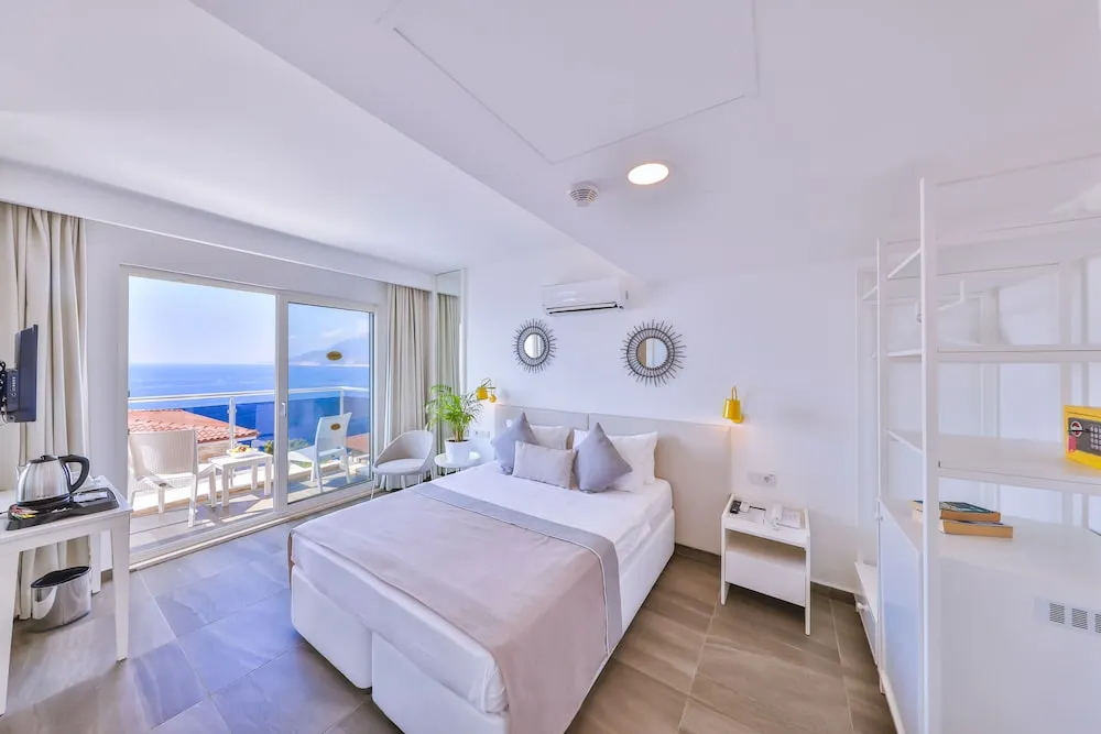 Superior Oda, Balkon, Deniz Manzaralı