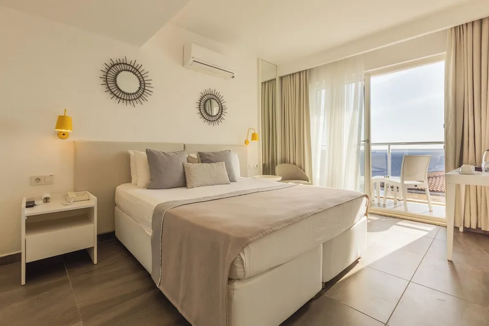 Superior Oda, Balkon, Deniz Manzaralı